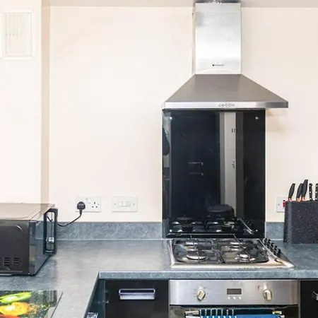 Apartman 1 Double With Twin Beds In A 2 Bedroom Shared