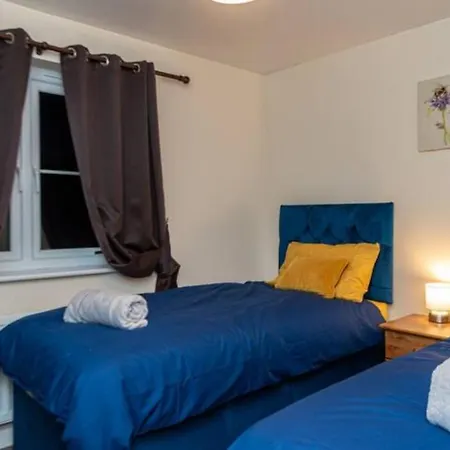 Appartement 1 Double With Twin Beds In A 2 Bedroom Shared