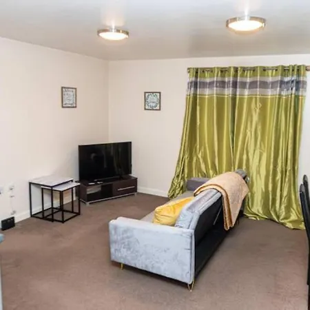 Apartman 1 Double With Twin Beds In A 2 Bedroom Shared