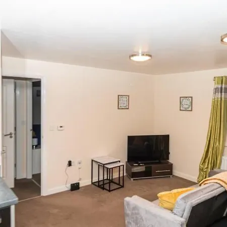1 Double With Twin Beds In A 2 Bedroom Shared